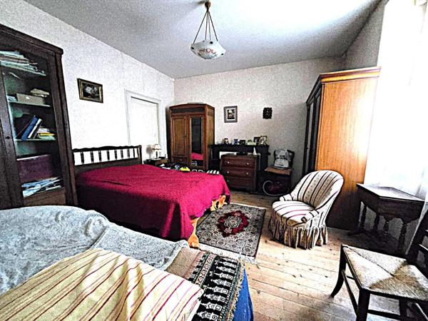 Appartement 3 pièces avec jardin privatif 250 m² + dépendances