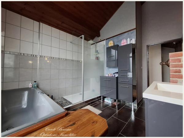 À vendre – Maison atypique avec piscine à Mirecourt