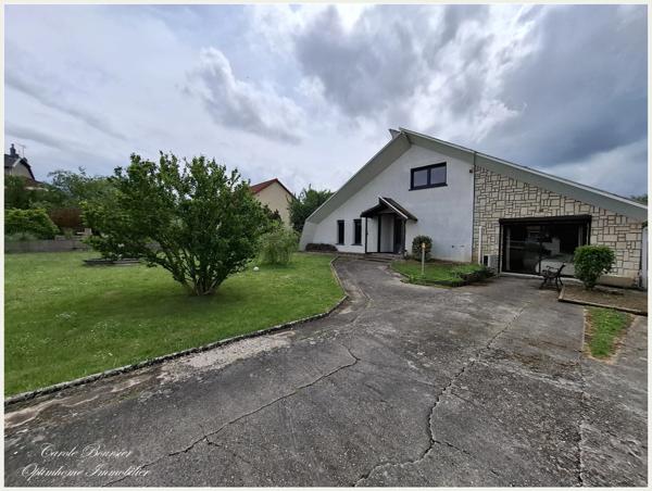 À vendre – Maison atypique avec piscine à Mirecourt