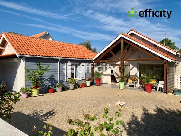 Maison
         6 pièces
        - 115 m² 329 500 € *
