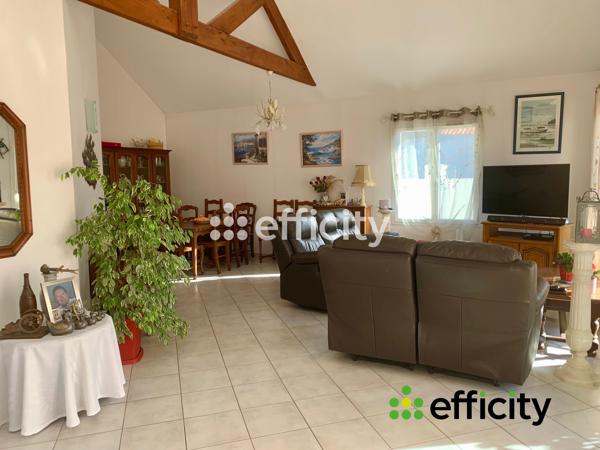 Maison
         6 pièces
        - 115 m² 329 500 € *