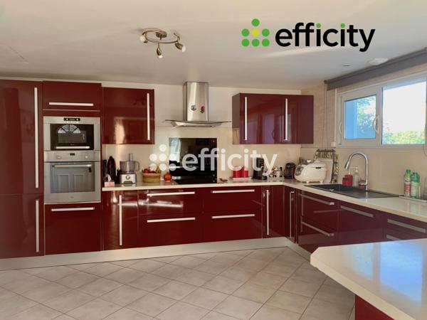 Maison
         6 pièces
        - 115 m² 329 500 € *