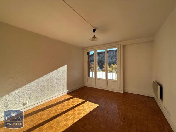 Appartement à louer 1 pièce 34.02m²