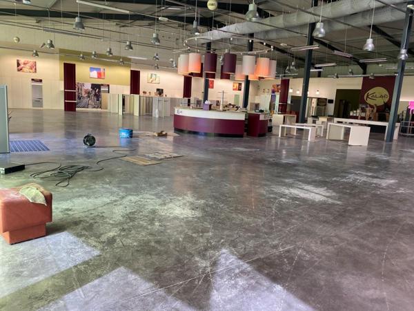 Cellule Commerciale de 1000 m² à Louer – Plain-Pied avec Accès Fonctionnels