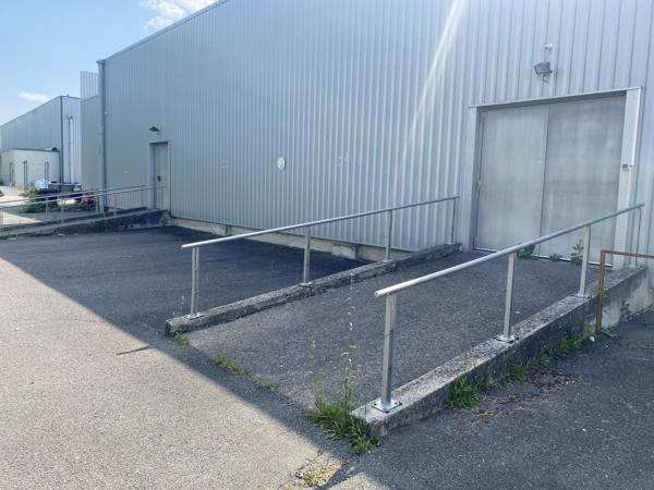 Cellule Commerciale de 1000 m² à Louer – Plain-Pied avec Accès Fonctionnels