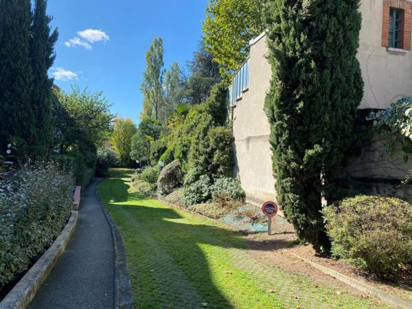 Parking Quartier Cote Pavée