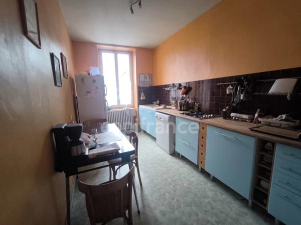 MURS ET FOND DE COMMERCE à vendre NERONDES (18)