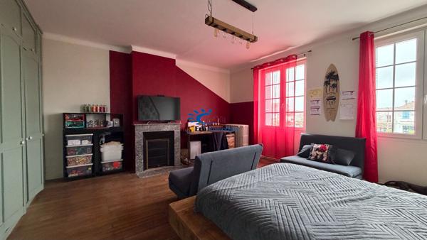 AIGREFEUILLE D'AUNIS MAISON DE BOURG 220 M² 4 CHAMBRES PISCINE  Aigrefeuille d aunis