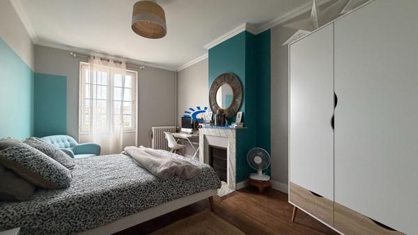 AIGREFEUILLE D'AUNIS MAISON DE BOURG 220 M² 4 CHAMBRES PISCINE  Aigrefeuille d aunis