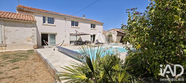 Maison à vendre 9 pièces 243 m² Fontenay-le-Comte