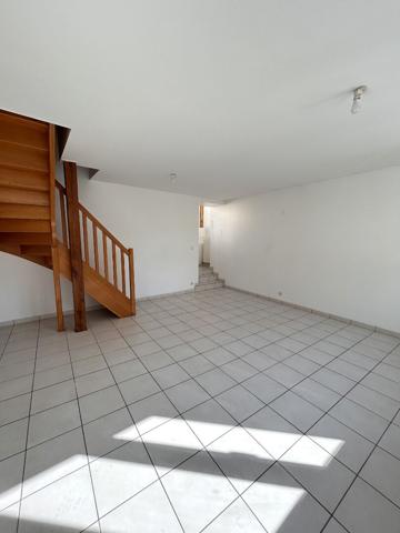 "MAISON YVRE L'ÉVEQUE 4 PIECES 98M2"
