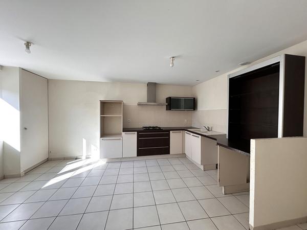 "MAISON YVRE L'ÉVEQUE 4 PIECES 98M2"