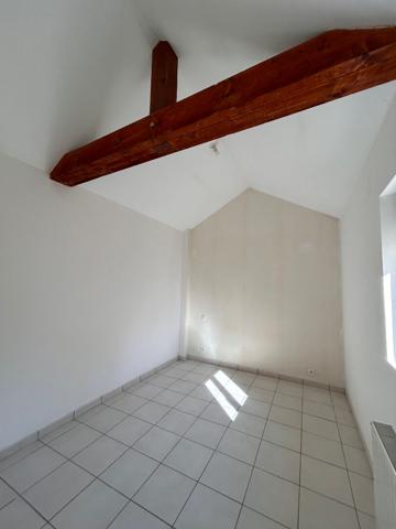 "MAISON YVRE L'ÉVEQUE 4 PIECES 98M2"