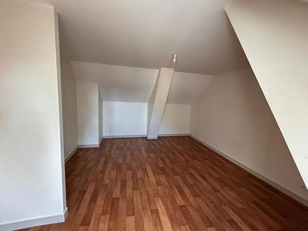 "MAISON YVRE L'ÉVEQUE 4 PIECES 98M2"
