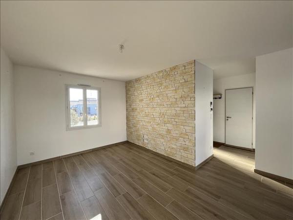 Maison à louer 1 360 € CC ST XANDRE 4 p 87 m² DPE A