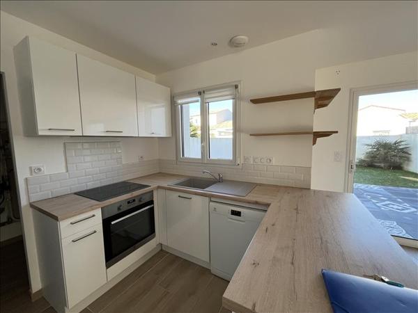 Maison à louer 1 360 € CC ST XANDRE 4 p 87 m² DPE A