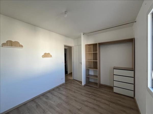 Maison à louer 1 360 € CC ST XANDRE 4 p 87 m² DPE A