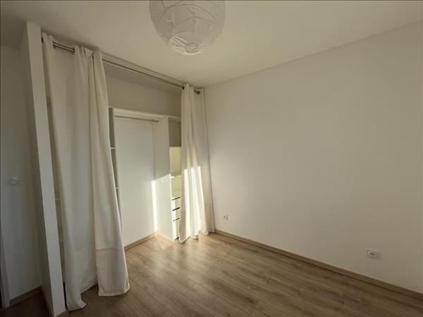 Maison à louer 1 360 € CC ST XANDRE 4 p 87 m² DPE A