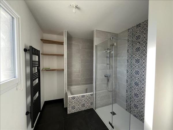 Maison à louer 1 360 € CC ST XANDRE 4 p 87 m² DPE A