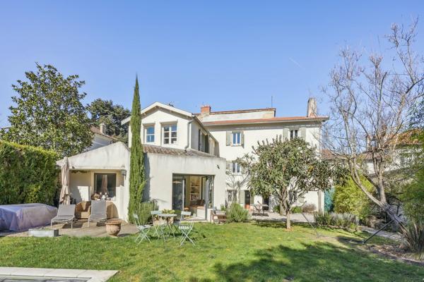 Tassin-La-Demi-Lune - Tassin Bourg - Maison de charme rénovée avec jardin, piscine et suite parentale