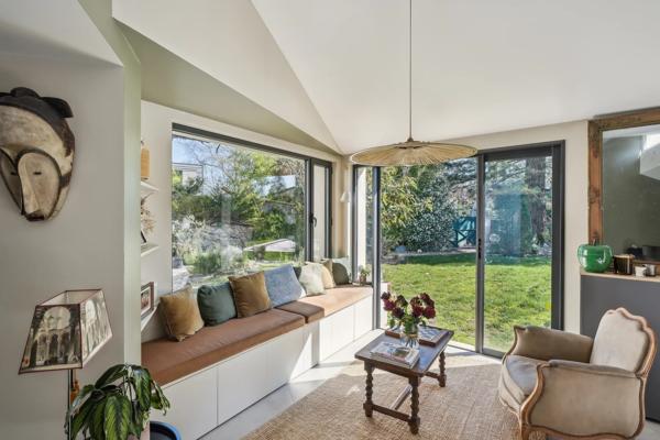 Tassin-La-Demi-Lune - Tassin Bourg - Maison de charme rénovée avec jardin, piscine et suite parentale