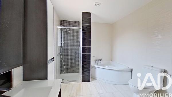 Maison à vendre 4 pièces 126 m² Saint-Clair-de-la-Tour