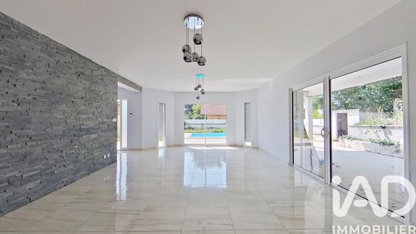 Maison à vendre 4 pièces 126 m² Saint-Clair-de-la-Tour