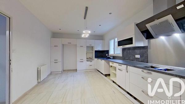 Maison à vendre 4 pièces 126 m² Saint-Clair-de-la-Tour