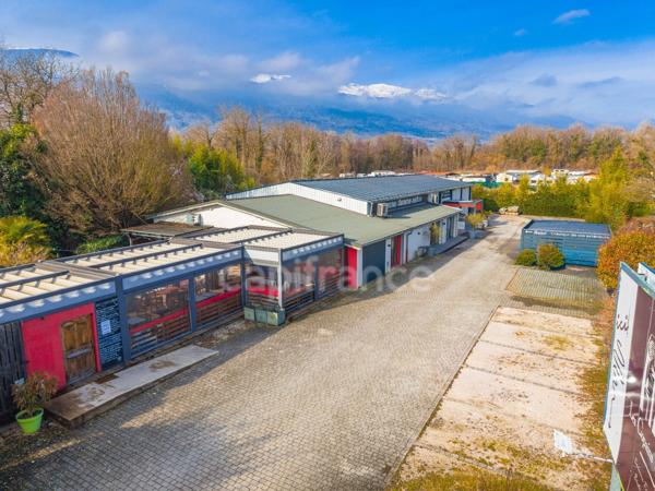 Terrain à vendre de 2 500,00 m² SAINT GENIS POUILLY (01)
