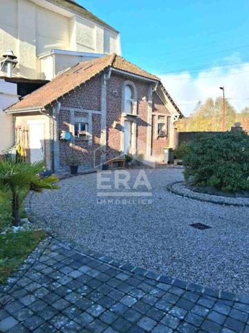 Maison de maître- Vie de plain-pied - 5 chambres - 327.56 m² - jardin - Dépendance