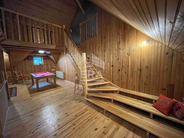 Maison de maître- Vie de plain-pied - 5 chambres - 327.56 m² - jardin - Dépendance