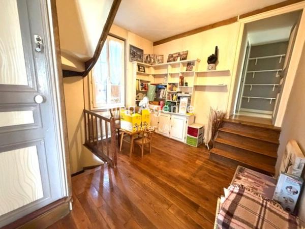 Maison à Saint-Just-en-Chaussée, 60130 - 6 pièces 140m²