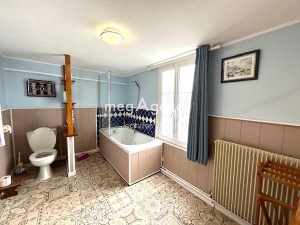 Maison à Saint-Just-en-Chaussée, 60130 - 6 pièces 140m²