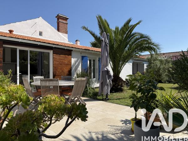 Maison à vendre 9 pièces 216 m² Saint-Pierre-d'Oléron