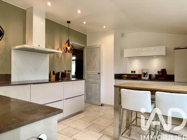 Maison à vendre 9 pièces 216 m² Saint-Pierre-d'Oléron