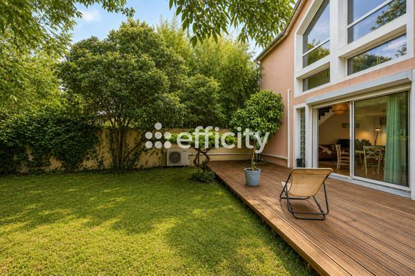 Maison
         8 pièces
        - 169 m² Exclusivité 640 000 € *