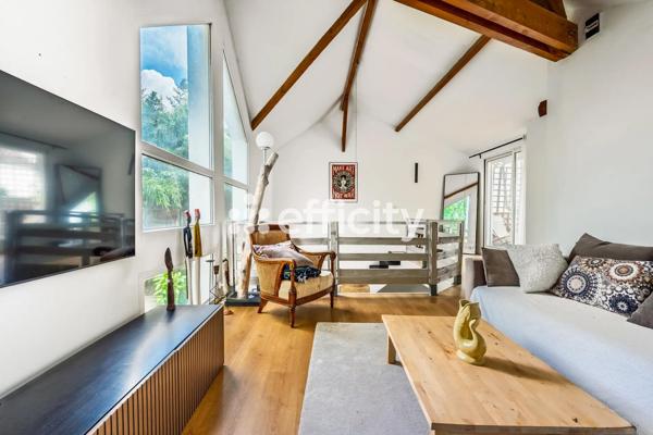 Maison
         8 pièces
        - 169 m² Exclusivité 640 000 € *