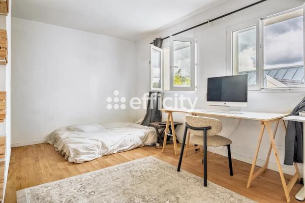 Maison
         8 pièces
        - 169 m² Exclusivité 640 000 € *