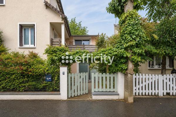 Maison
         8 pièces
        - 169 m² Exclusivité 640 000 € *