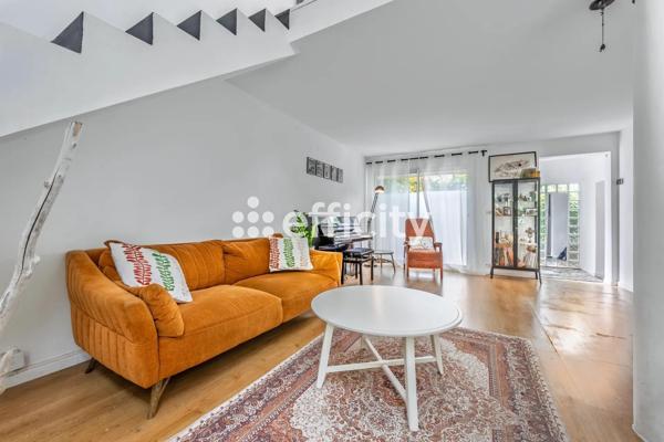 Maison
         8 pièces
        - 169 m² Exclusivité 640 000 € *