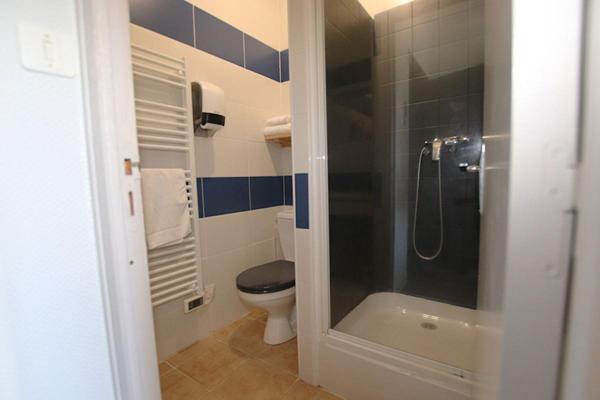 Murs er Fonds Hotel-Restaurant  40 pièces de 1300 m2