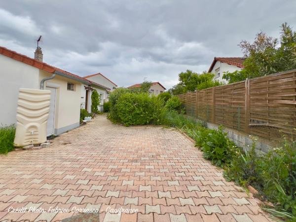 Maison individuelle de plain pied, 5 pièces LE CENDRE (63) avec jardin. Une belle opportunité de rénovation au cœur d'un secteur recherché