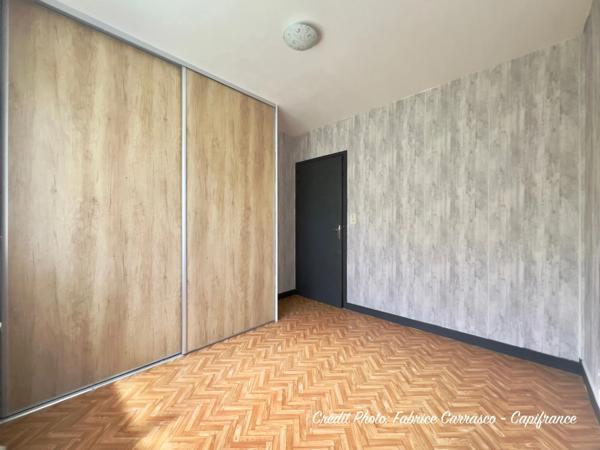 Maison individuelle de plain pied, 5 pièces LE CENDRE (63) avec jardin. Une belle opportunité de rénovation au cœur d'un secteur recherché