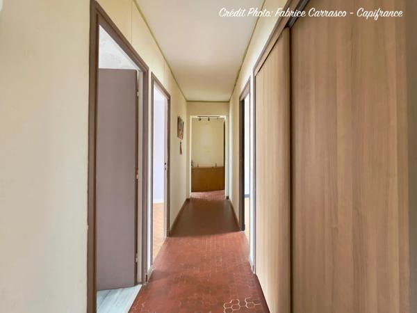 Maison individuelle de plain pied, 5 pièces LE CENDRE (63) avec jardin. Une belle opportunité de rénovation au cœur d'un secteur recherché