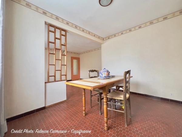Maison individuelle de plain pied, 5 pièces LE CENDRE (63) avec jardin. Une belle opportunité de rénovation au cœur d'un secteur recherché