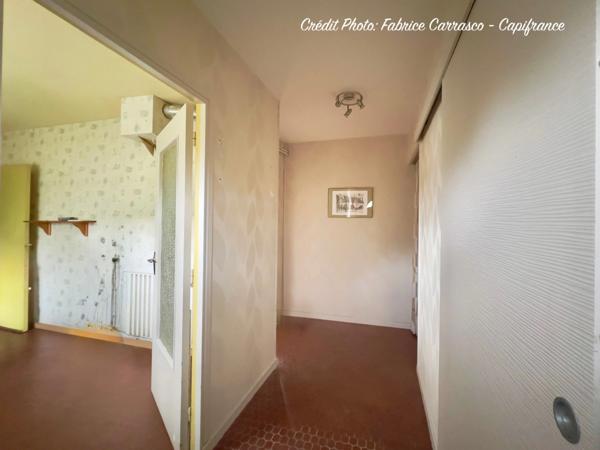 Maison individuelle de plain pied, 5 pièces LE CENDRE (63) avec jardin. Une belle opportunité de rénovation au cœur d'un secteur recherché