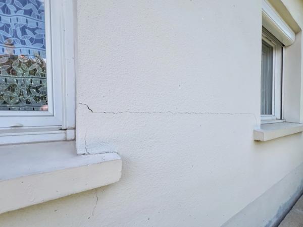 Maison individuelle de plain pied, 5 pièces LE CENDRE (63) avec jardin. Une belle opportunité de rénovation au cœur d'un secteur recherché