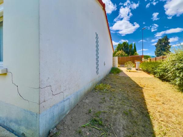 Maison individuelle de plain pied, 5 pièces LE CENDRE (63) avec jardin. Une belle opportunité de rénovation au cœur d'un secteur recherché