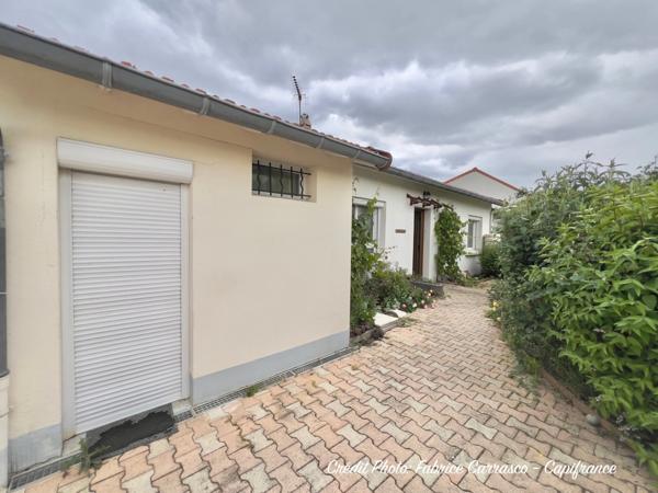 Maison individuelle de plain pied, 5 pièces LE CENDRE (63) avec jardin. Une belle opportunité de rénovation au cœur d'un secteur recherché