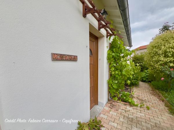 Maison individuelle de plain pied, 5 pièces LE CENDRE (63) avec jardin. Une belle opportunité de rénovation au cœur d'un secteur recherché